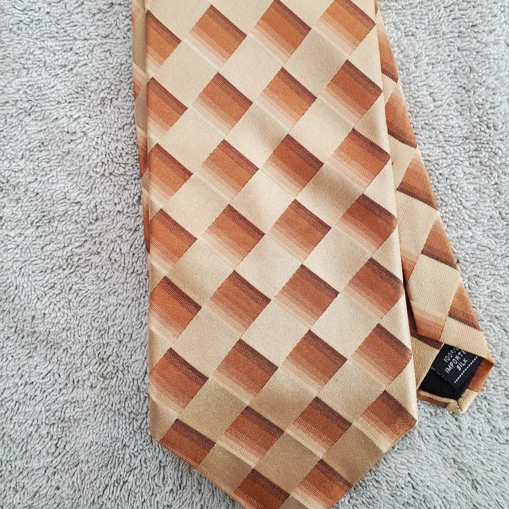 Tie - Picture 1 of 3